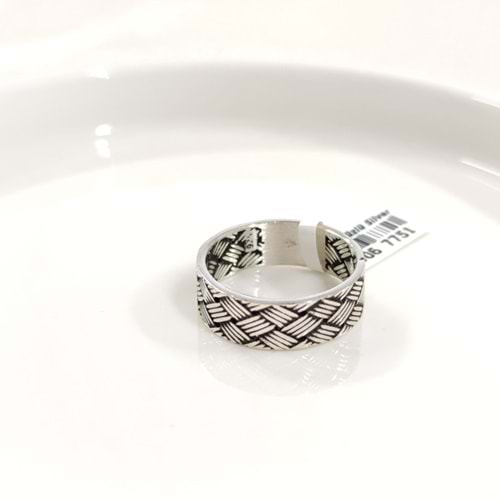 7,70 MM GÜMÜŞ ÖRGÜ DESENLİ OKSİTLİ ALYANS YÜZÜK