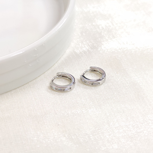 İTHAL BAGET TAŞLI 9 MM HALKA GÜMÜŞ KÜPE