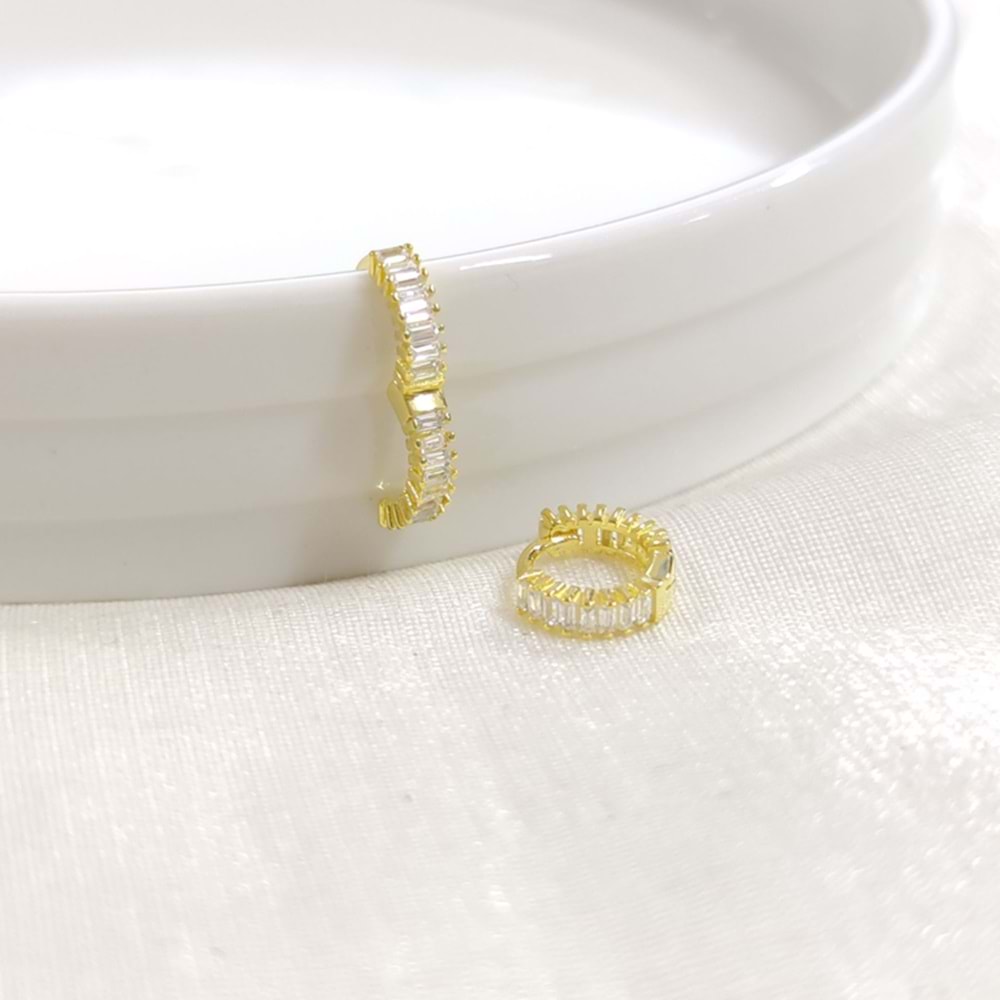 İTHAL 8 MM BAGET TAŞLI GÜMÜŞ HALKA KÜPE