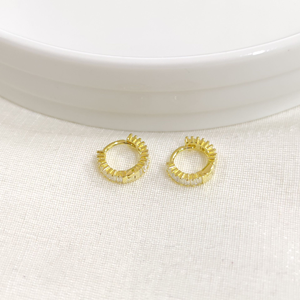 İTHAL 8 MM BAGET TAŞLI GÜMÜŞ HALKA KÜPE