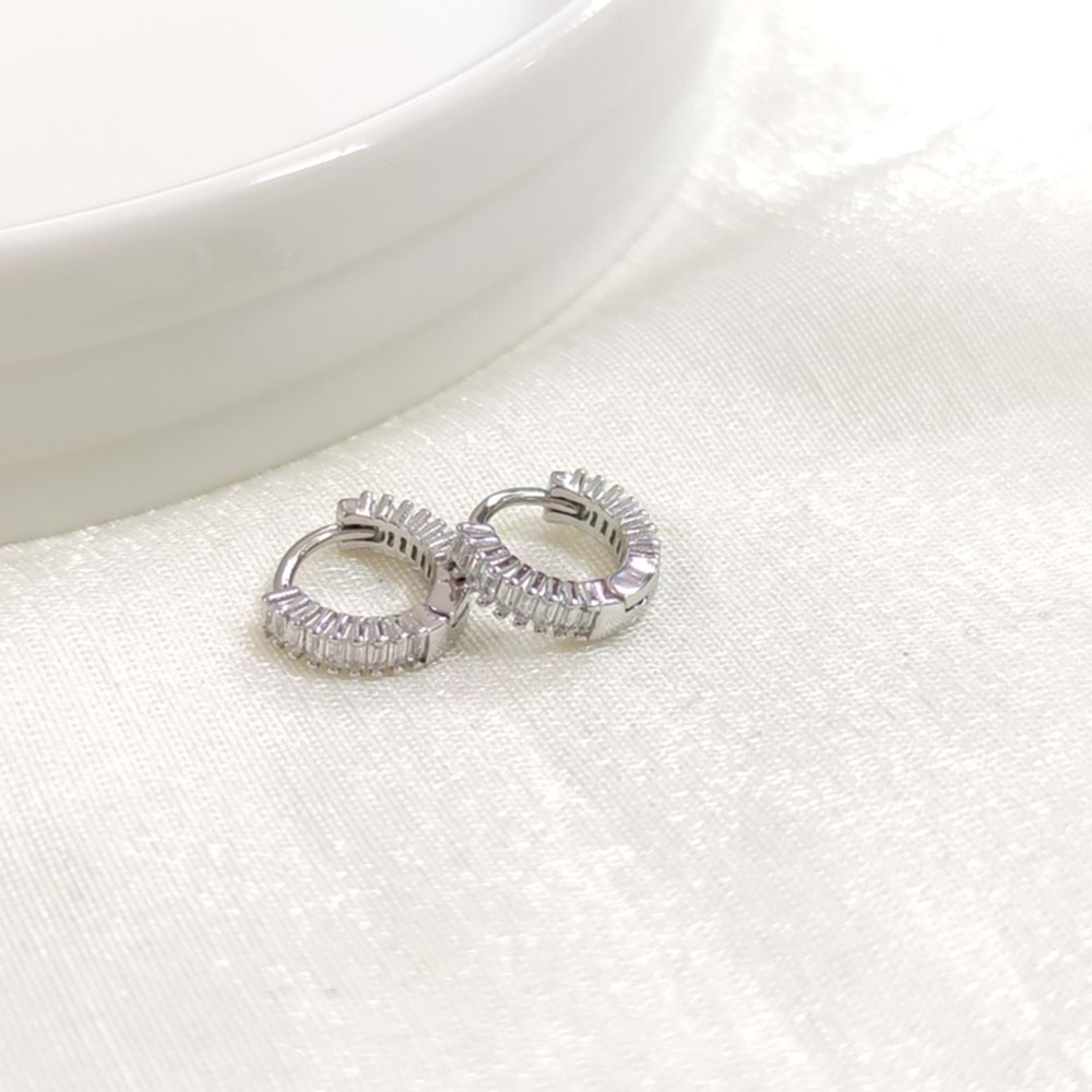 İTHAL 8 MM BAGET TAŞLI GÜMÜŞ HALKA KÜPE