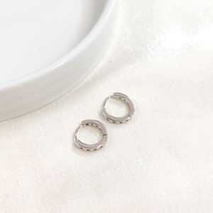 İTHAL 10 MM TAŞ DETAY GÜMÜŞ HALKA KÜPE