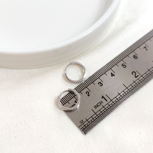 İTHAL 10 MM BOMBELİ GÜMÜŞ HALKA KÜPE - RODYUM BEYAZ