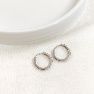 İTHAL 12 MM BOMBELİ GÜMÜŞ HALKA KÜPE