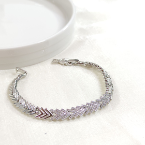 XUPING TAŞLI 7 MM BALIK SIRTI BİLEKLİK BEYAZ 17+3 CM