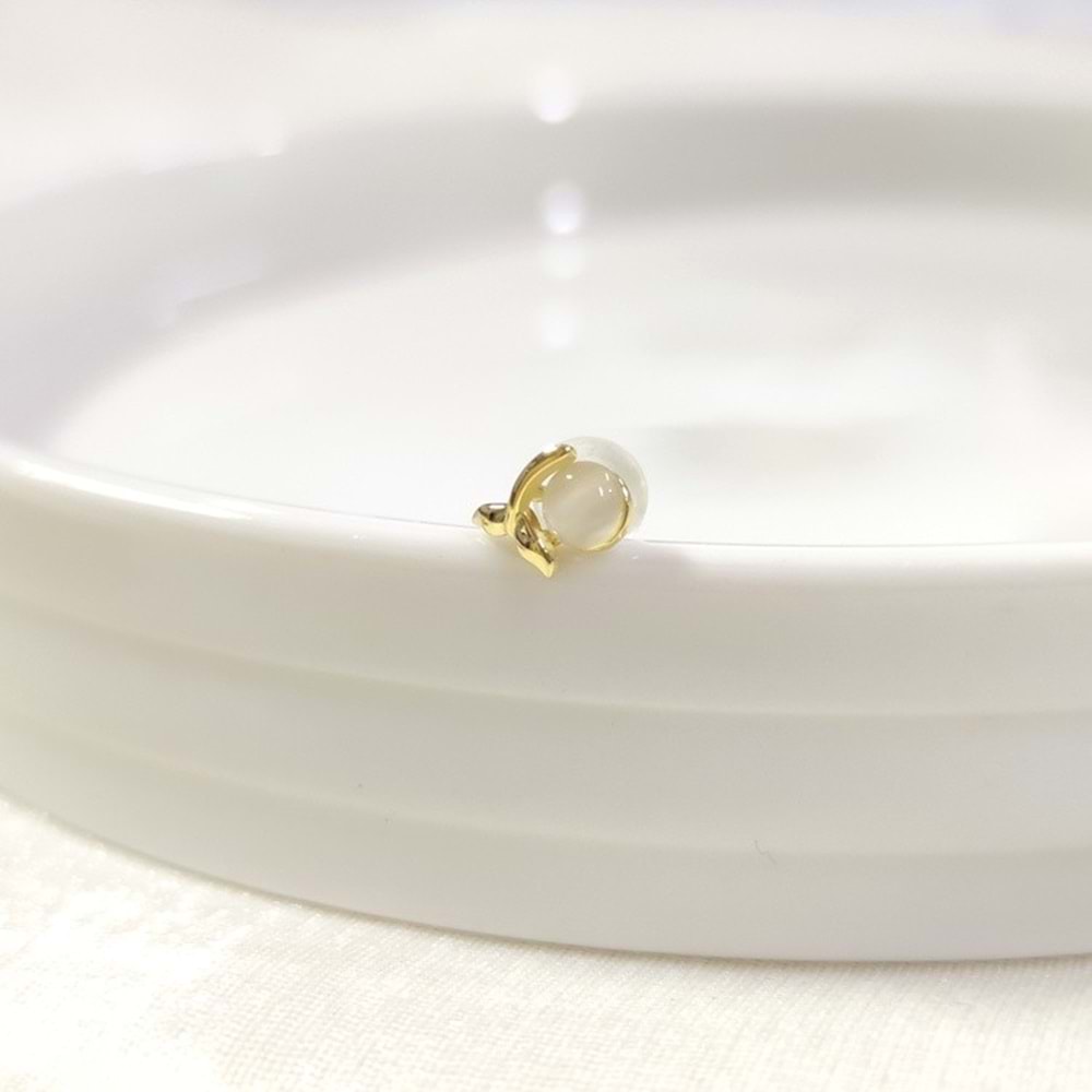 İTHAL 5 MM SEDEF TOP KUYRUK TEKLİ GÜMÜŞ ÇİVİ KÜPE - ALTIN SARI