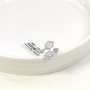 İTHAL ALTIGEN BAGET TAŞLI GÜMÜŞ YÜZÜK