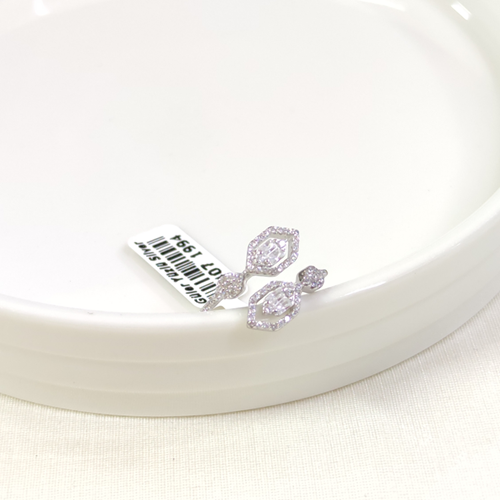 İTHAL ALTIGEN BAGET TAŞLI GÜMÜŞ YÜZÜK