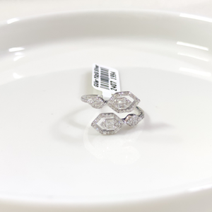 İTHAL ALTIGEN BAGET TAŞLI GÜMÜŞ YÜZÜK