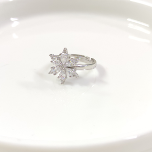 ZİRKON TAŞLI ÇİÇEK LOTUS GÜMÜŞ YÜZÜK AYARLANABİLİR