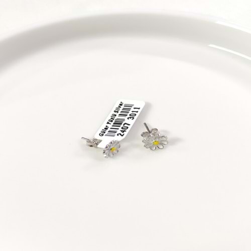 7 MM MİNELİ PAPATYA GÜMÜŞ ÇİVİ KÜPE - RODYUM BEYAZ