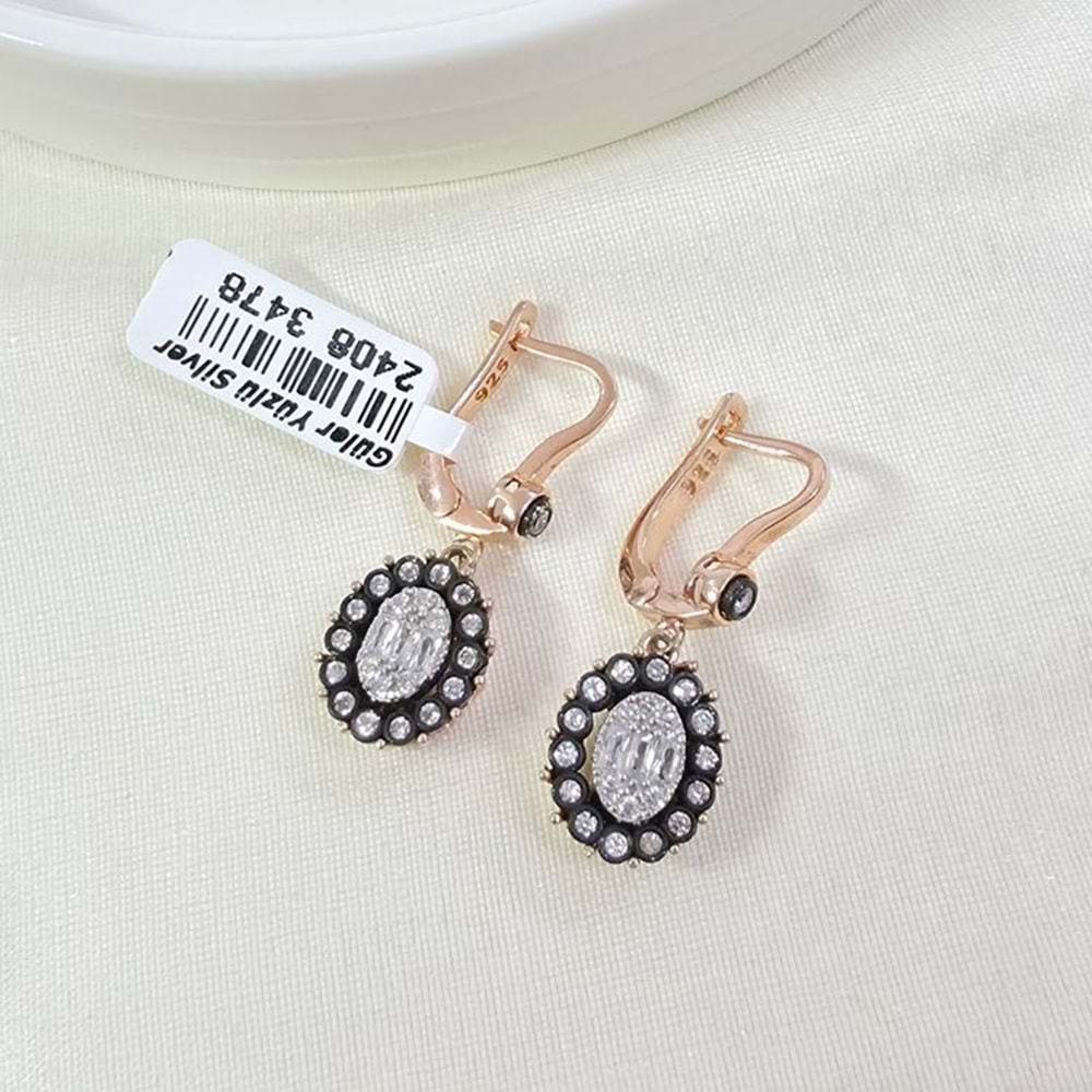 ELMAS MONTÜRLÜ 14 MM OVAL BAGET GÜMÜŞ KÜPE