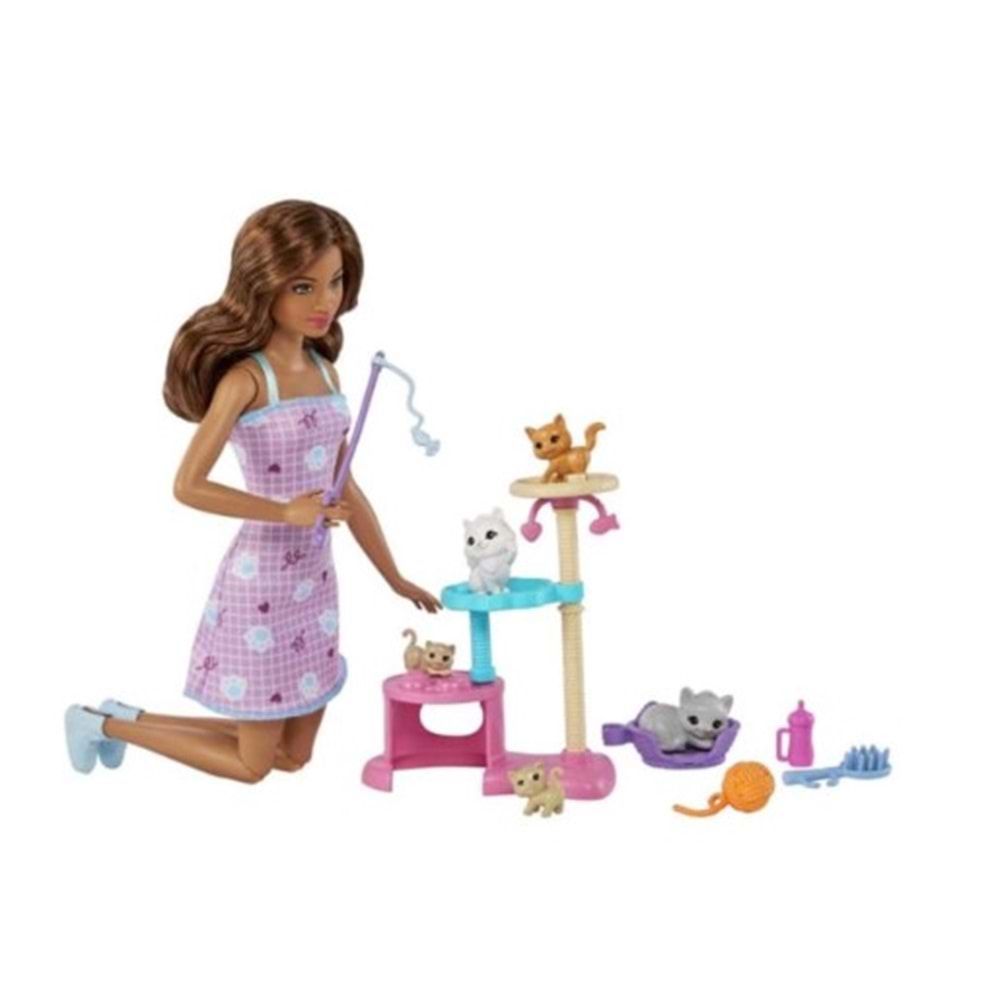 MATTEL BARBİE VE YAVRU KEDİLERİ OYUN SETİ HHB70
